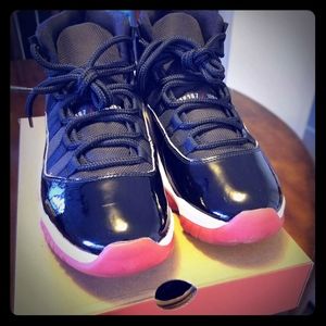 Air Jordans 11 retro bred size 11